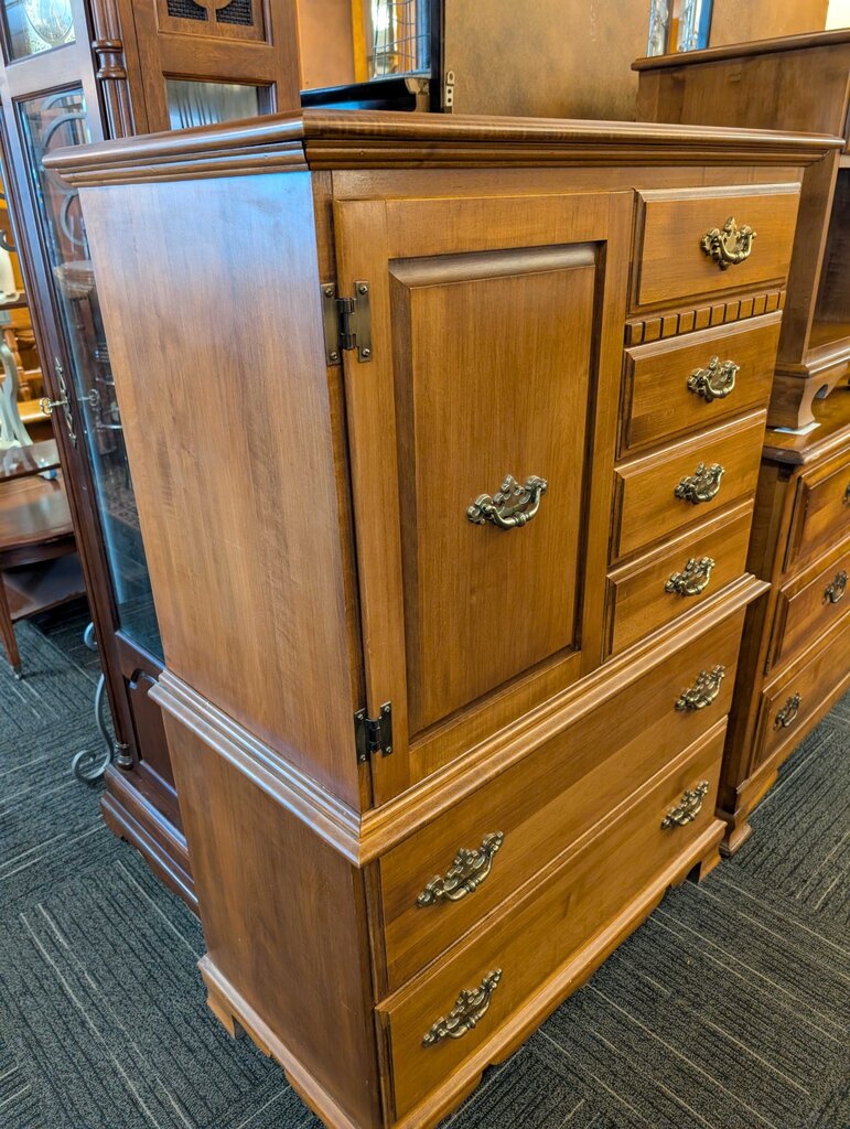 Solid Maple Chest by Moosehead Maple