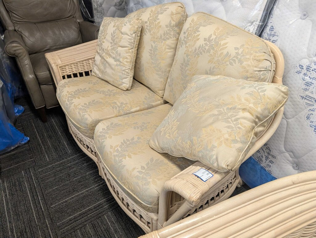 Ratan Settee