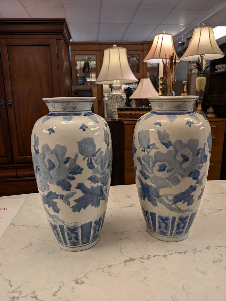 Pair of Decorative Porcelain Chinese Blue & White Vases