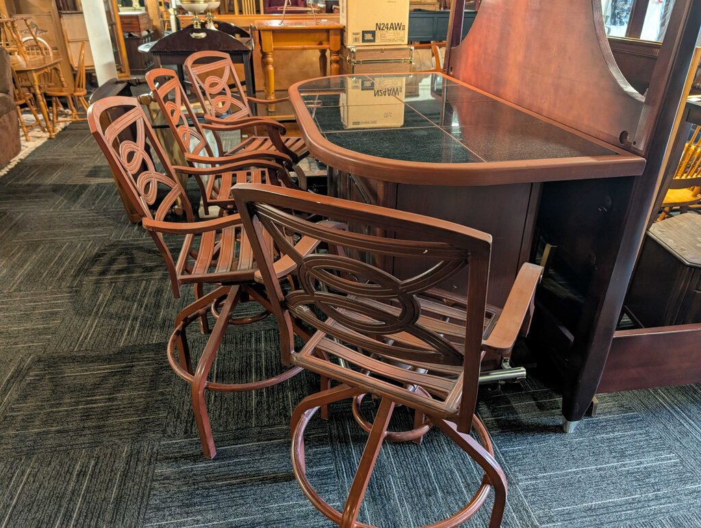 Outdoor Patio Bar With Four Stools