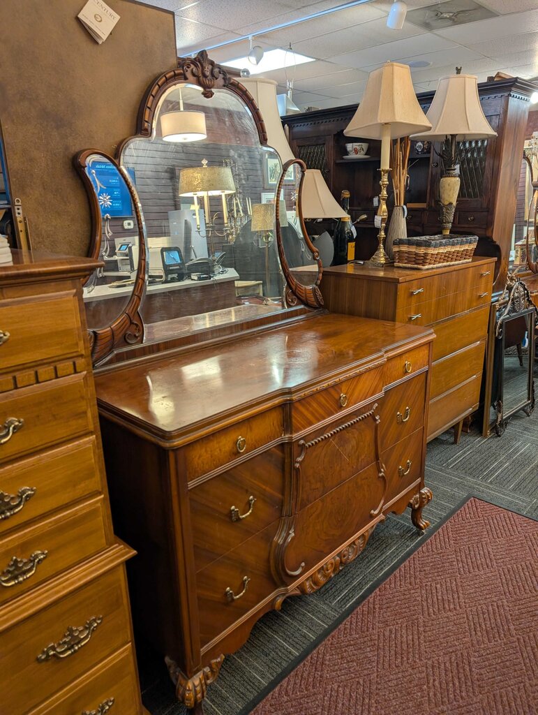 Art Deco Dresser With Mirror