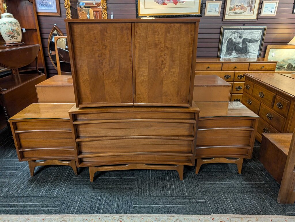 Five Piece Mid Century Modern Bedroom Set