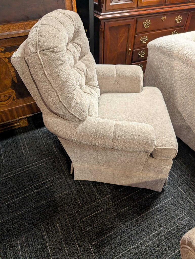 Tufted Lounge Chair