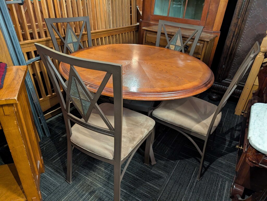 Modern Table With Four Chairs