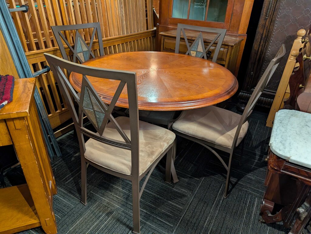 Modern Table With Four Chairs