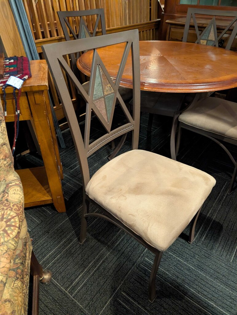 Modern Table With Four Chairs