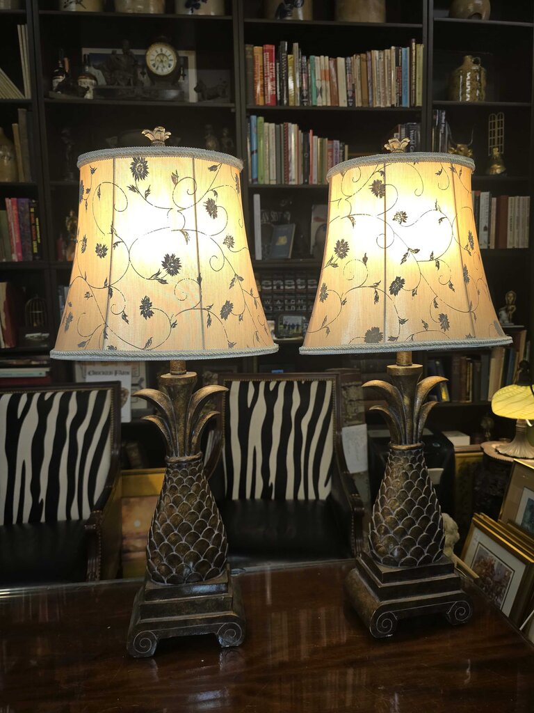 Pair of Pineapple Decorative lamps