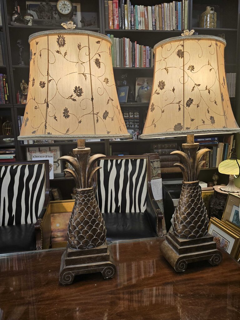 Pair of Pineapple Decorative lamps