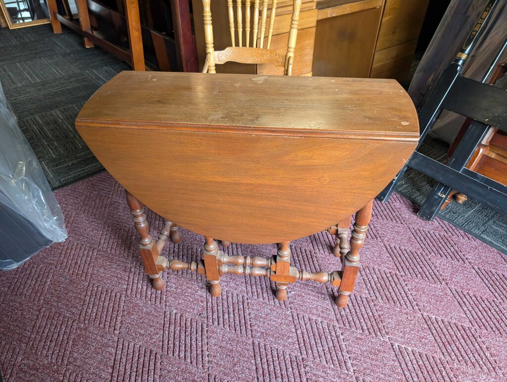 Vintage Gate leg Drop leaf Table