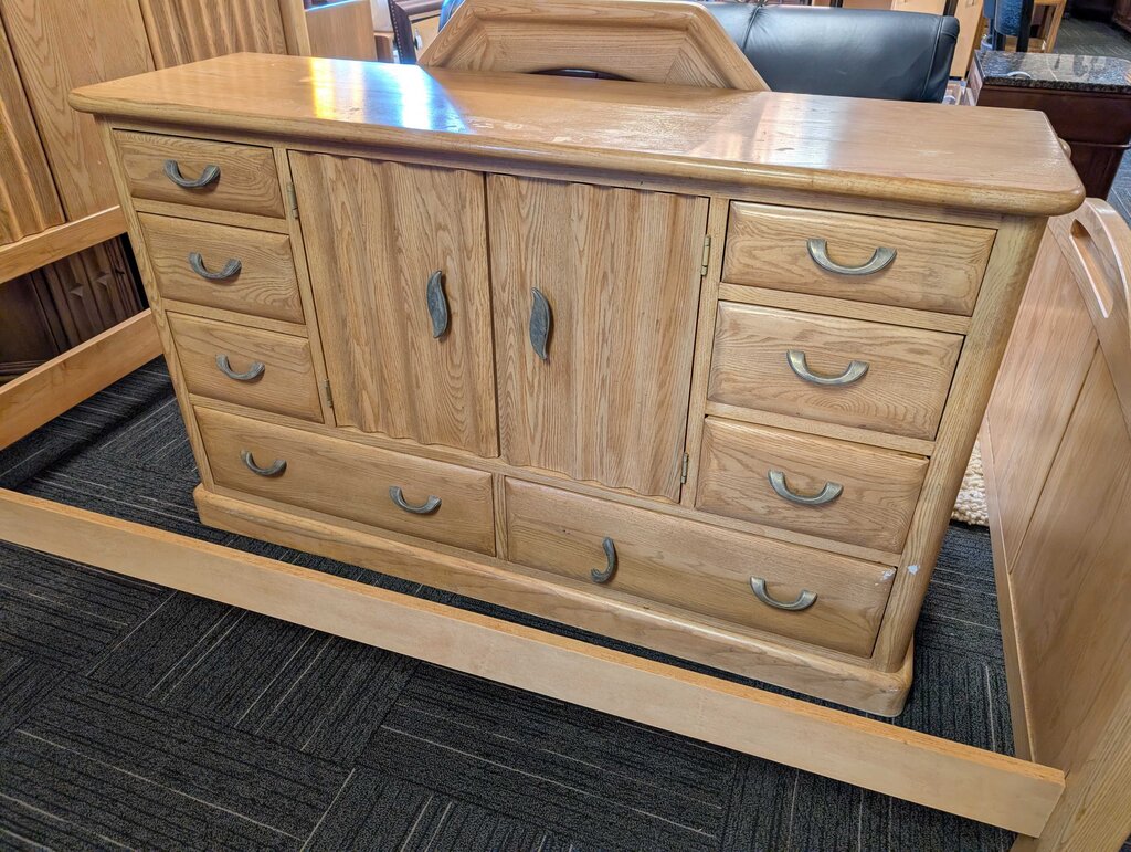 Pennsylvania House Oak Dresser With Mirror