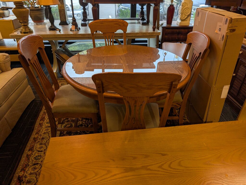 Oak Table With Four Chairs