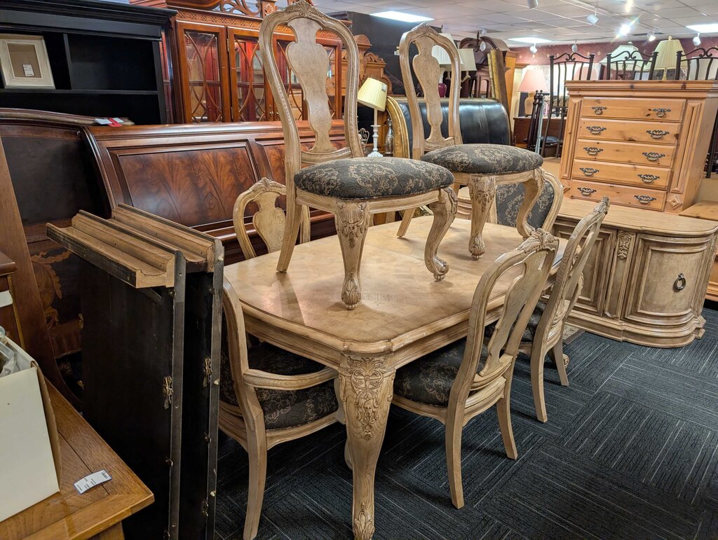 French Table With Eight Chairs