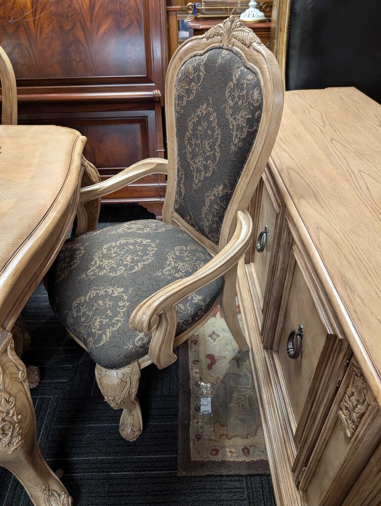 French Table With Eight Chairs