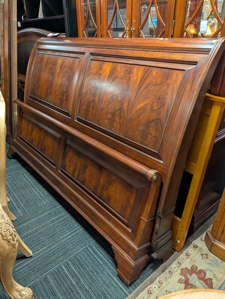 Ethan Allen King Size Sleigh Bed