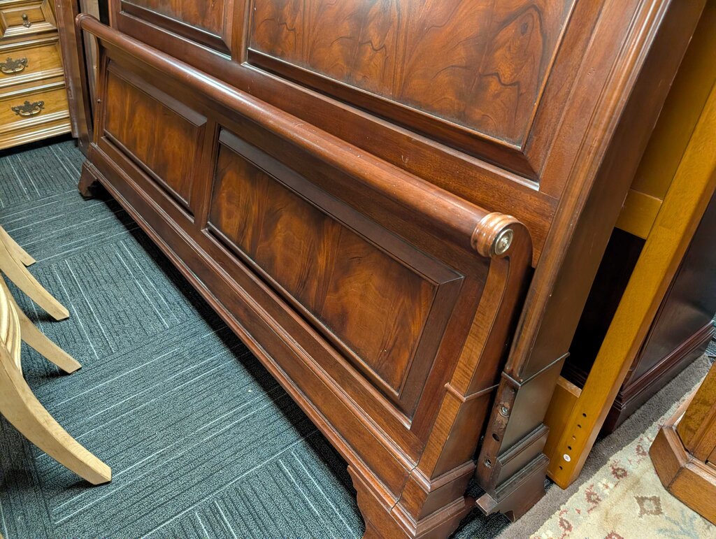 Ethan Allen King Size Sleigh Bed