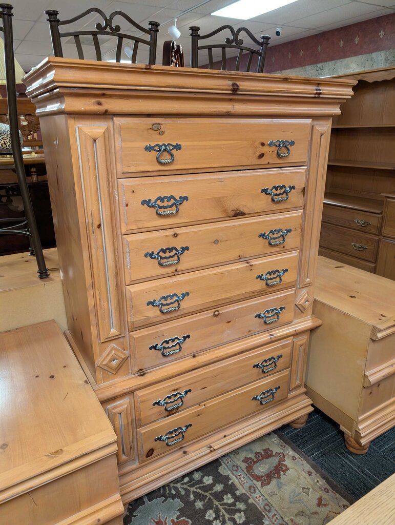 Knotty Pine Finish Seven Drawer Chest