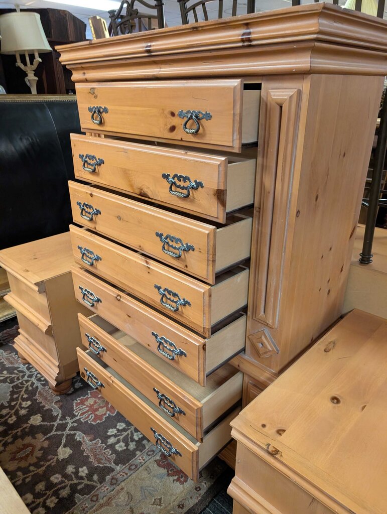 Knotty Pine Finish Seven Drawer Chest