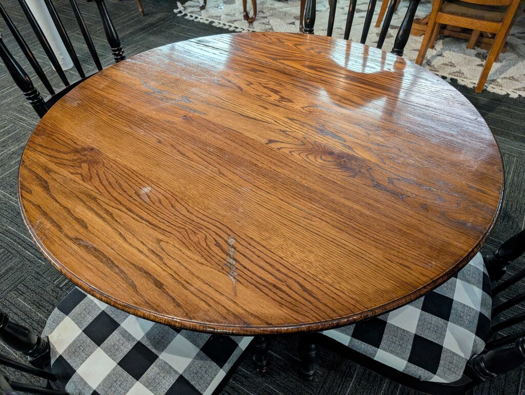 Vintage Table With Four Chairs
