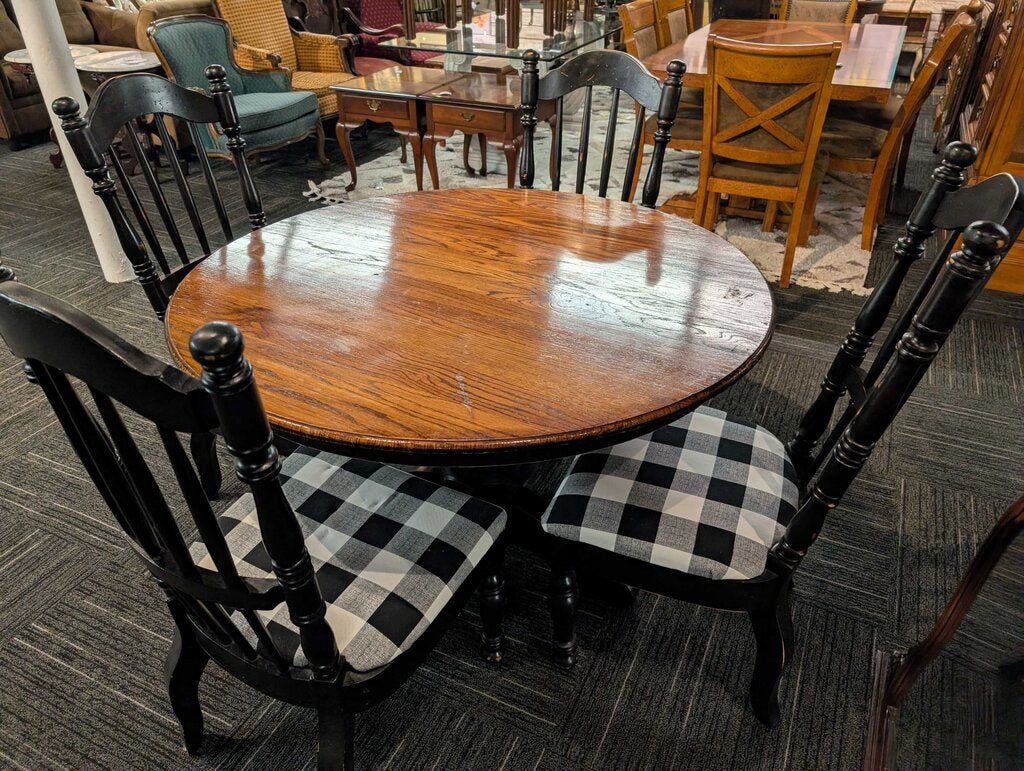Vintage Table With Four Chairs