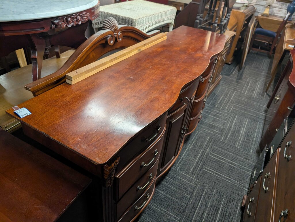 Modern Dresser With Mirror