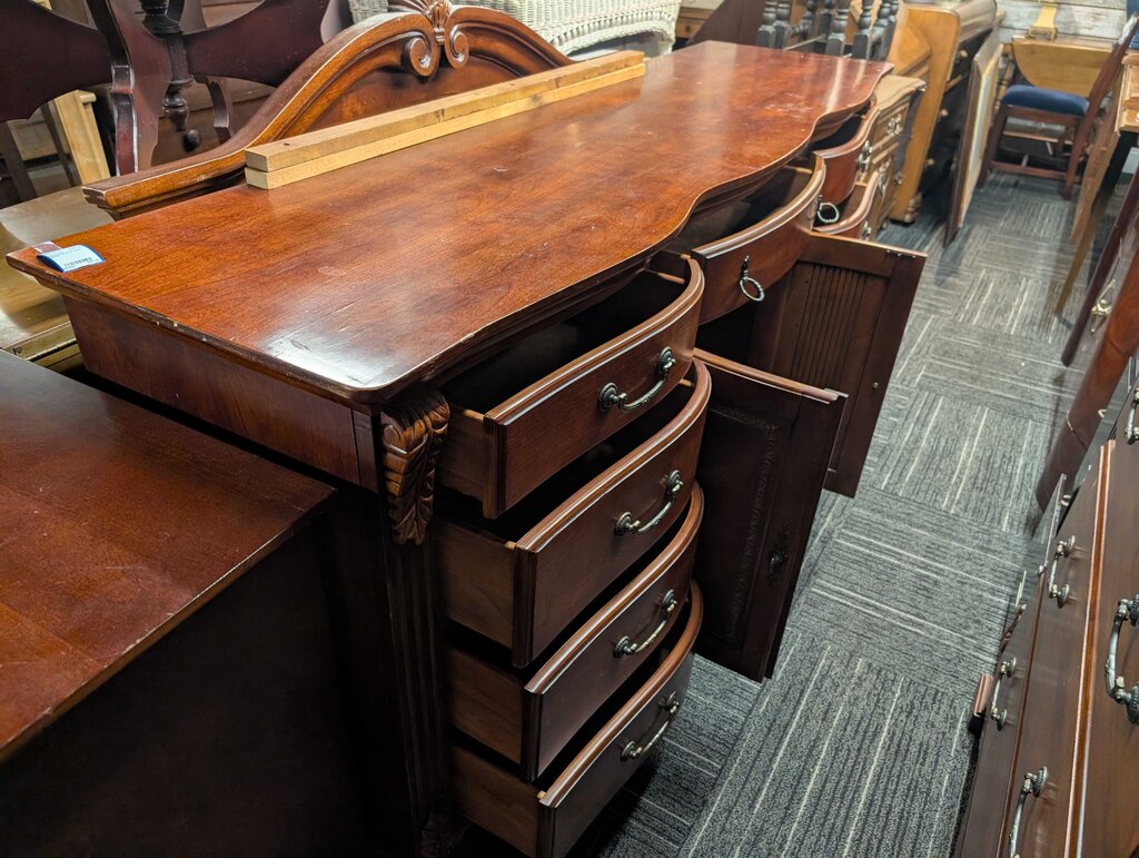 Modern Dresser With Mirror