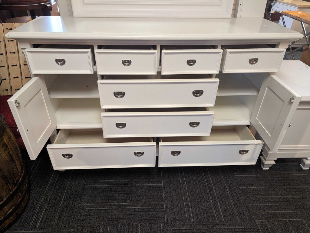 Country Style Dresser With Mirror