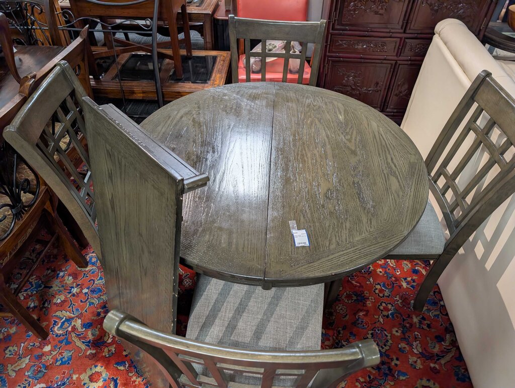 Modern Table With Four Chairs