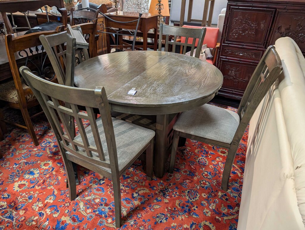 Modern Table With Four Chairs