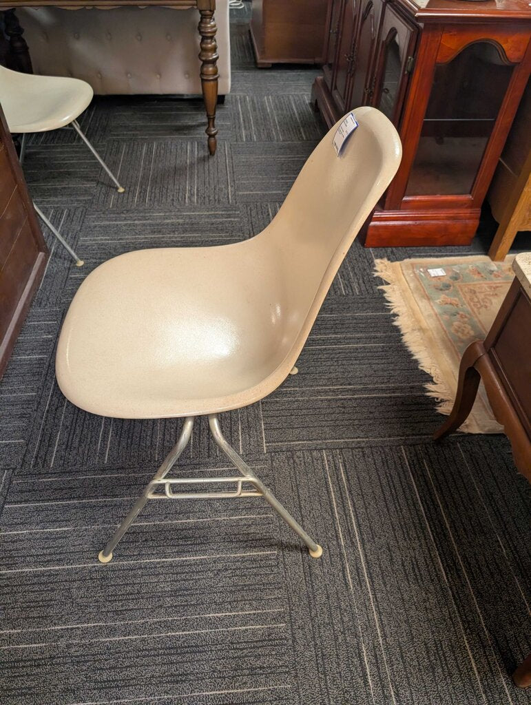 Vintage Herman Miller Shell Chair