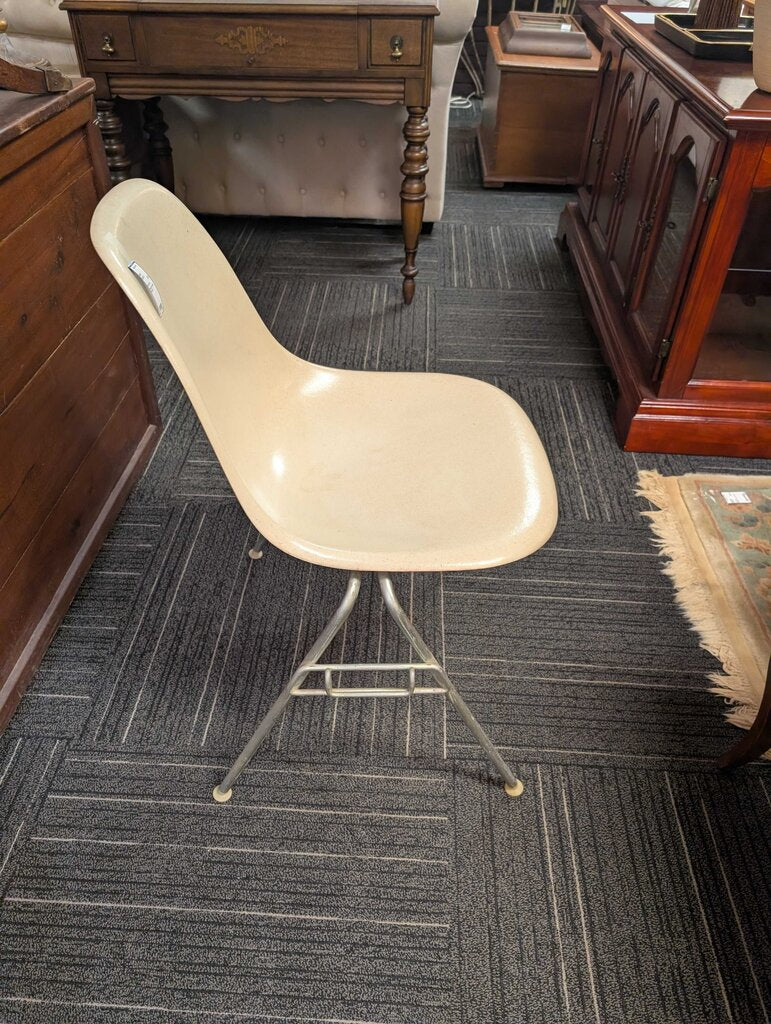 Vintage Herman Miller Shell Chair