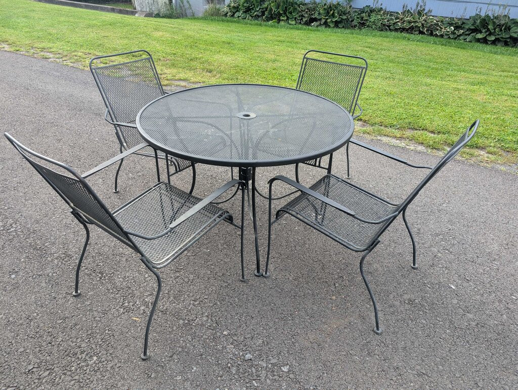 Outdoor Table With Chairs
