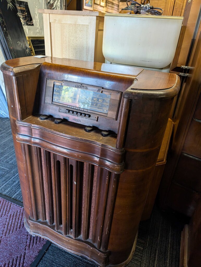 Antique Radio As Is
