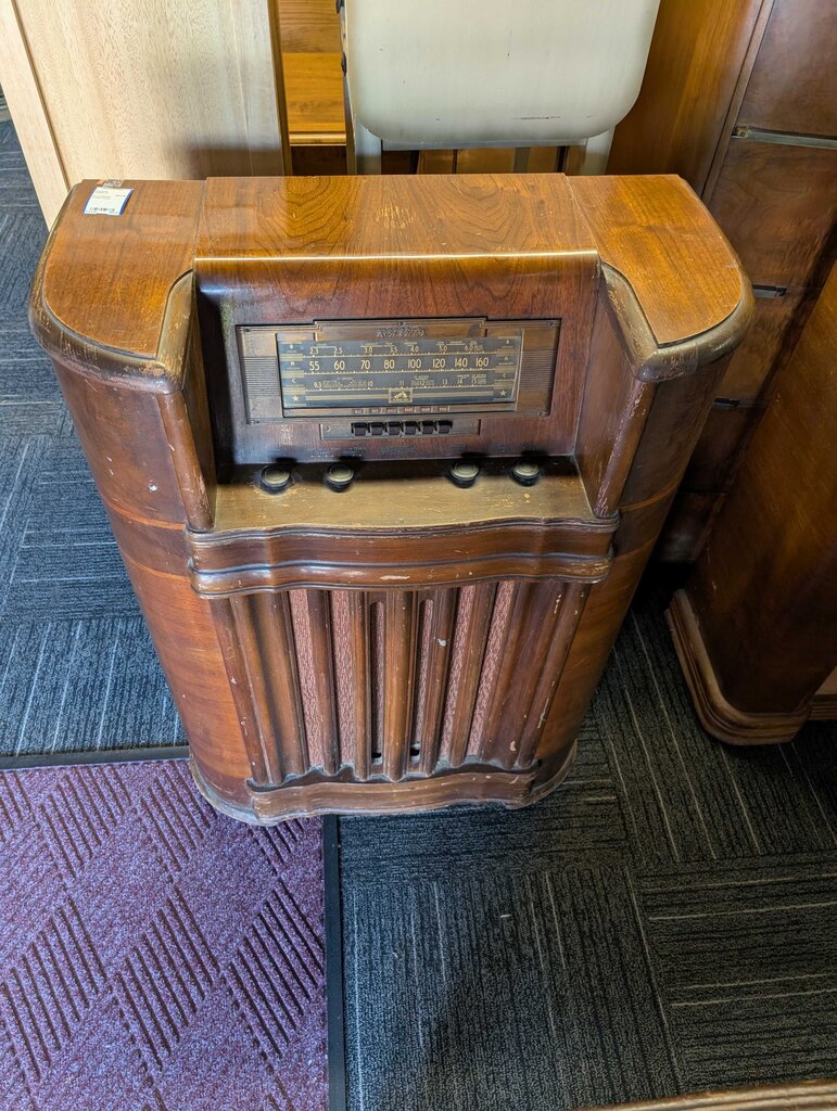 Antique Radio As Is