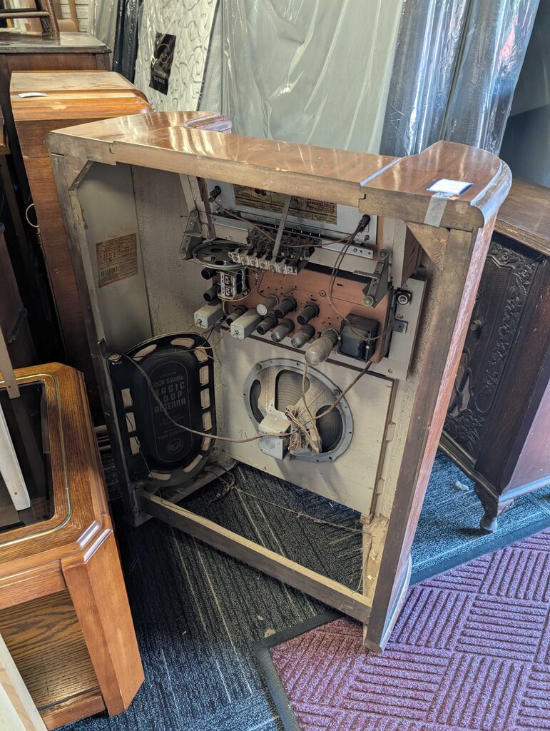 Antique Radio As Is