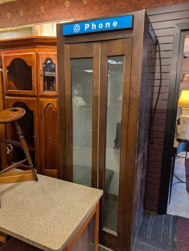 Vintage Phone Booth (pick up only, no delivery)