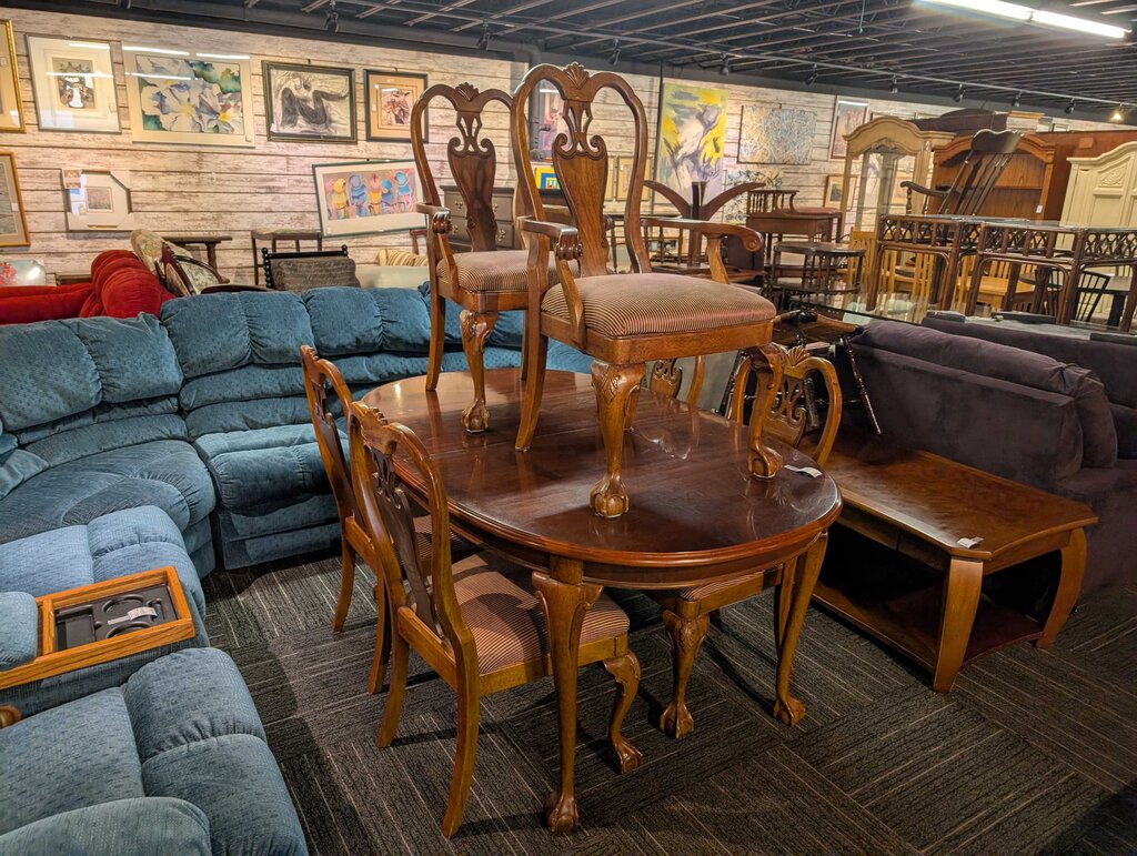 Formal Table With Six Chairs