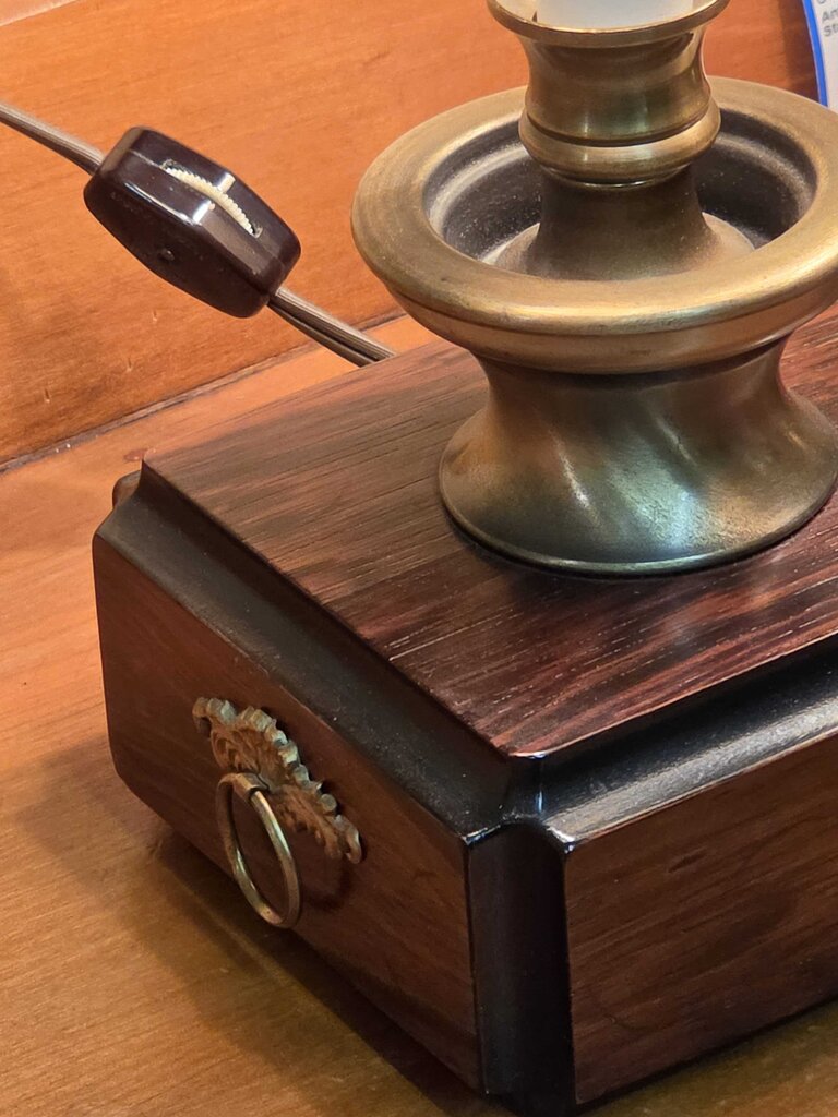 Vintage Traditional Two-light Bouillotte-style Table Lamp w/ Rosewood Base