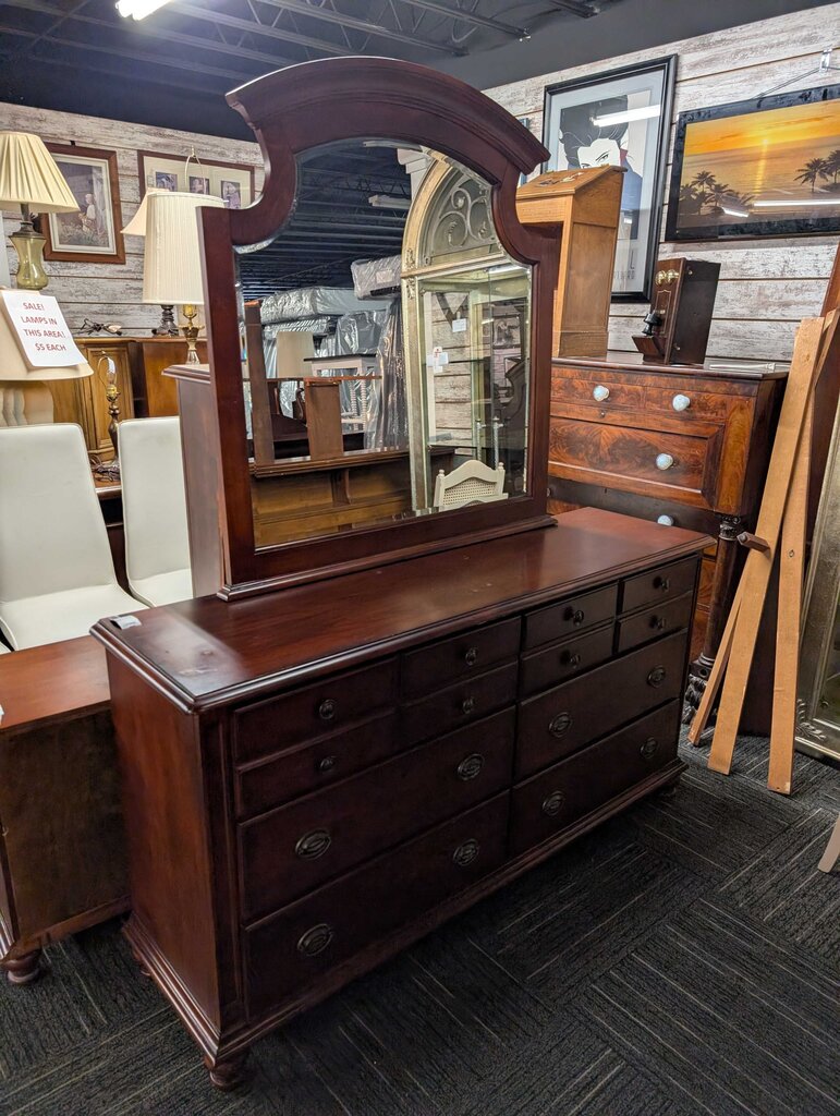 Modern Dresser With Mirror