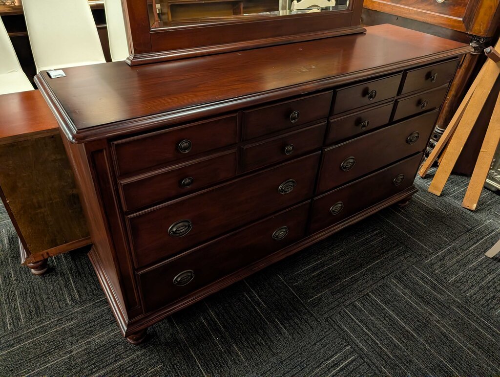 Modern Dresser With Mirror