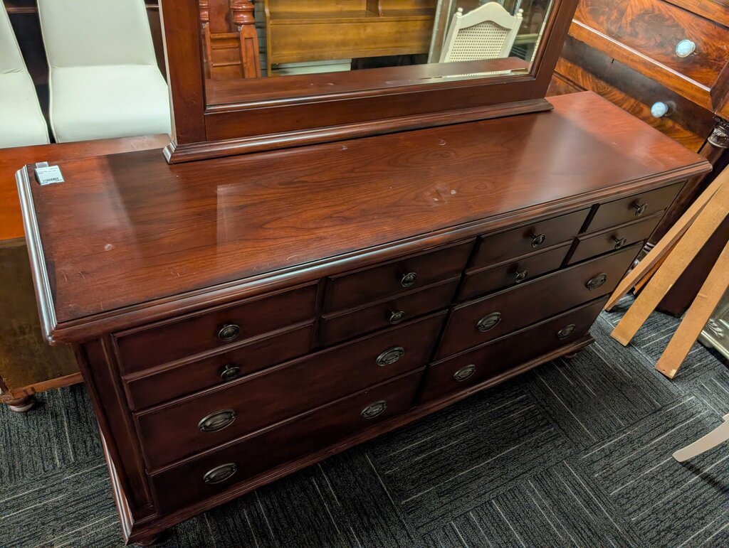 Modern Dresser With Mirror