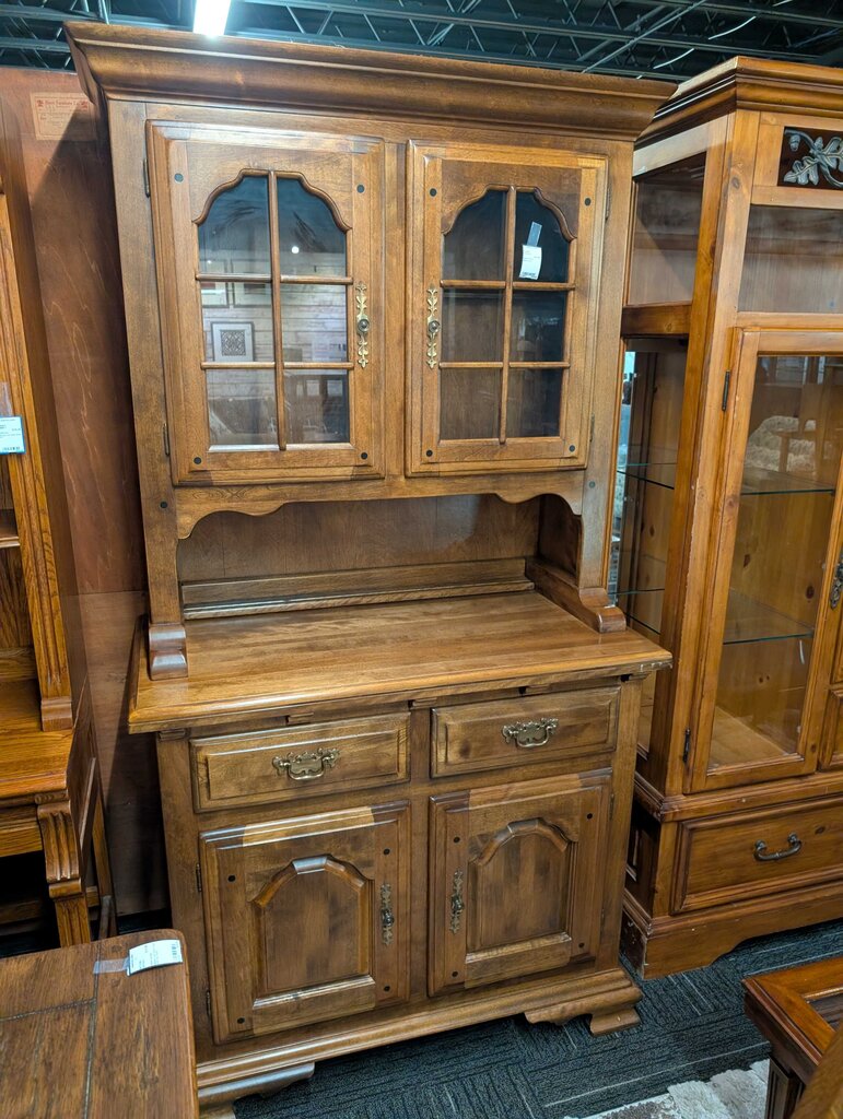 Maple Hutch