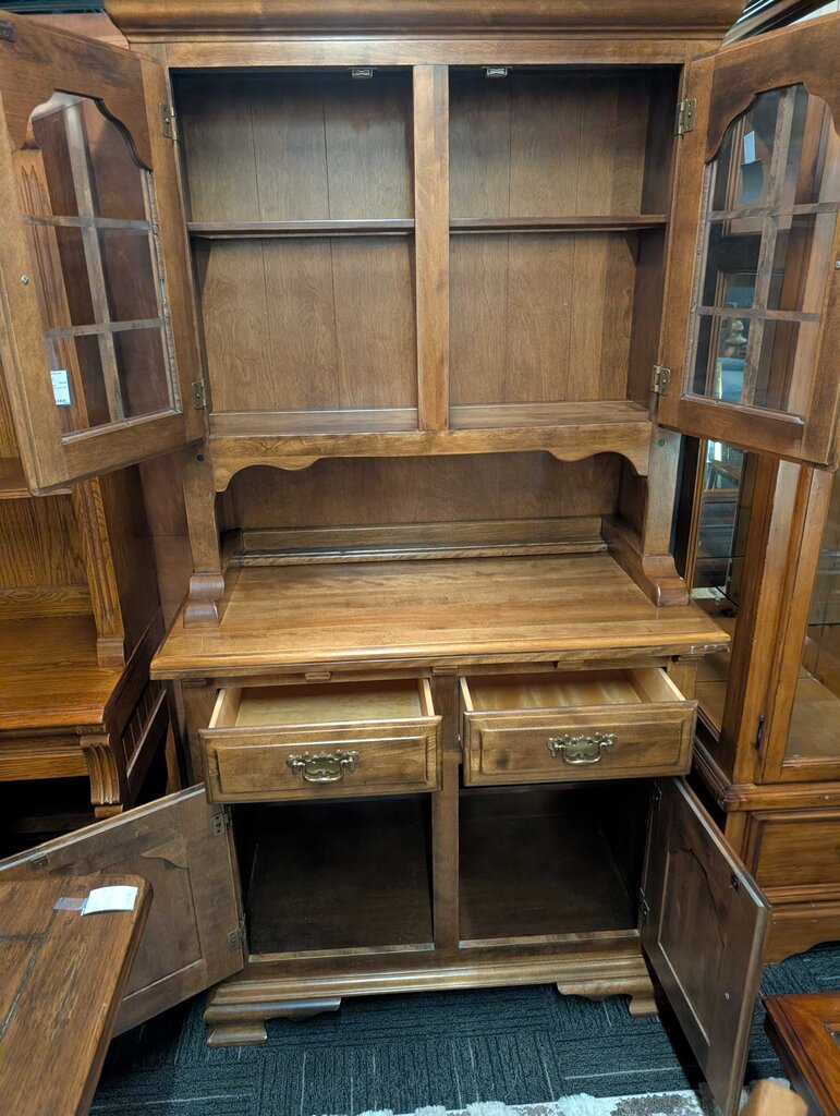 Maple Hutch