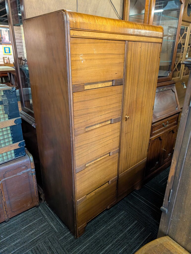1930s Chifferobe