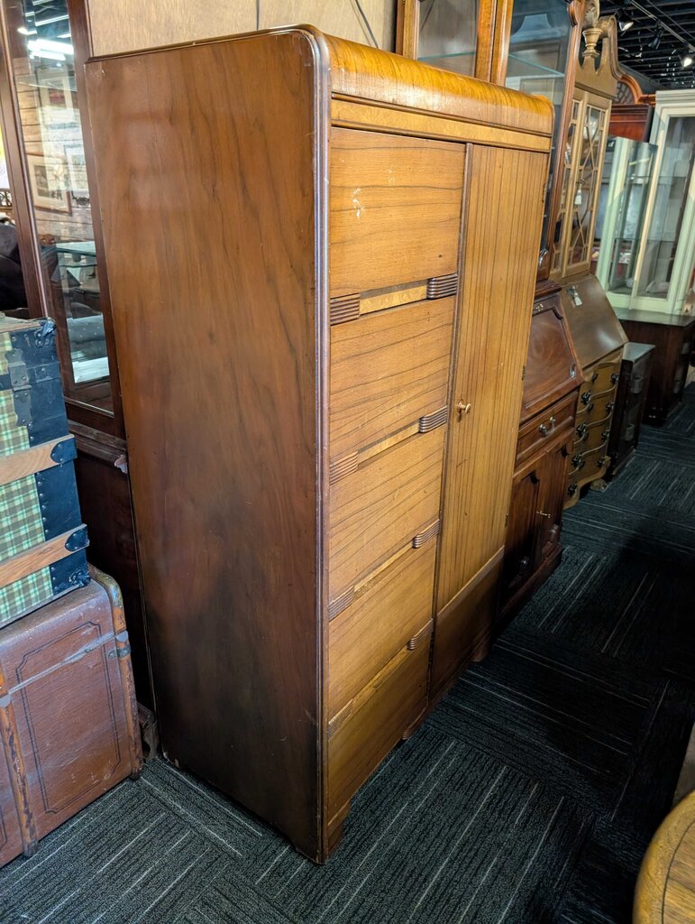 1930s Chifferobe