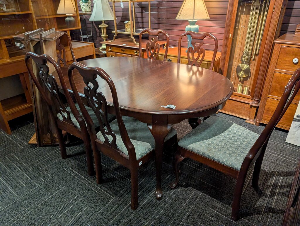 Cherry Queen Anne Table With Six Chairs