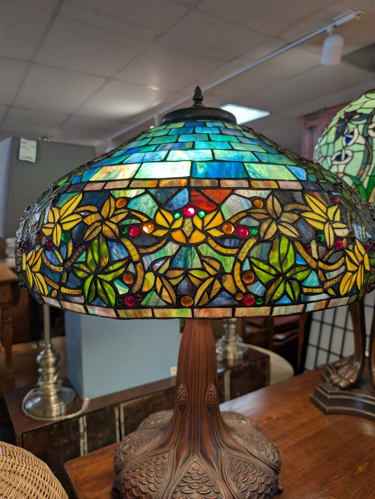 Tiffany Style Stained Glass Lamp