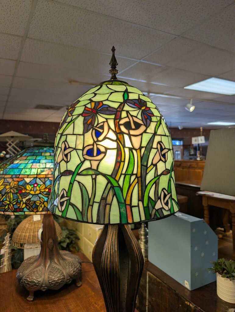 Tiffany Style Claw Foot Stained Glass Lamp