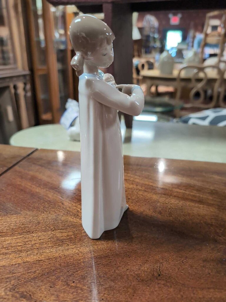 Lladro #4871 Porcelain "Girl w/ Guitar