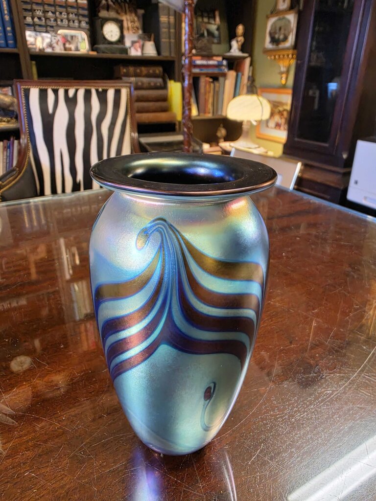Signed Robert Eickholt Iridescent Pulled-Feather Art Glass Vase – Blue, Purple & Gold