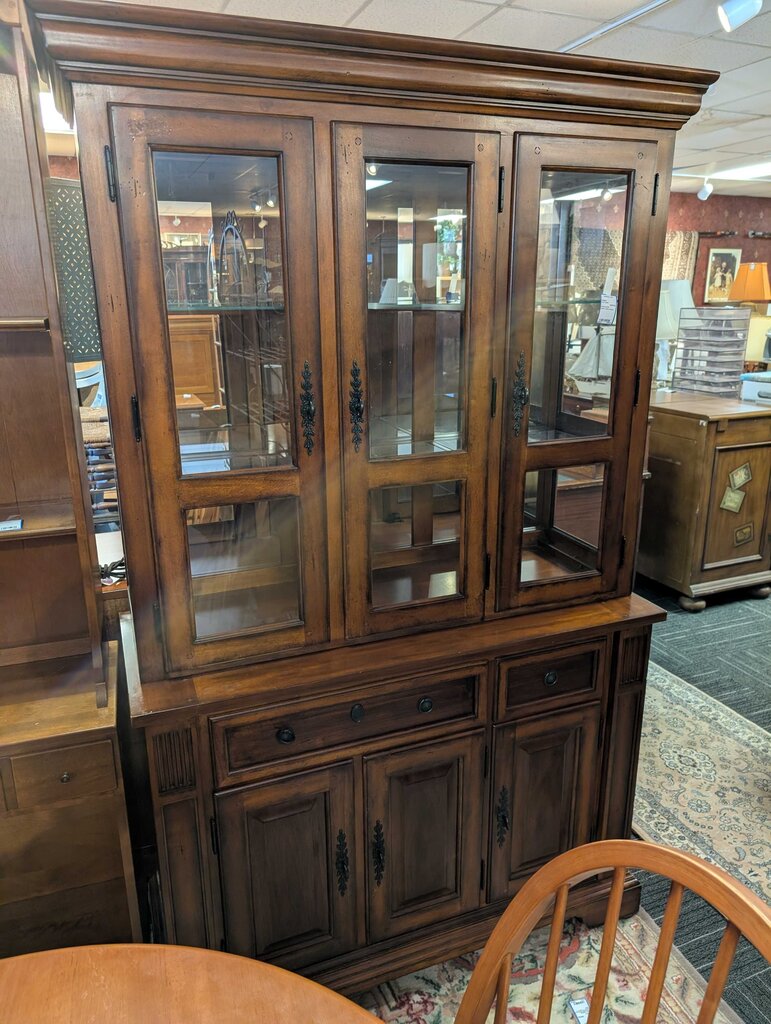 Modern China Cabinet